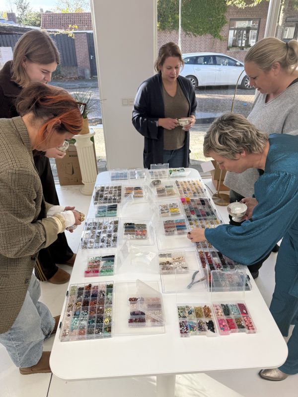 IMG_8041 GLITTER from the inside-out sieraden workshop